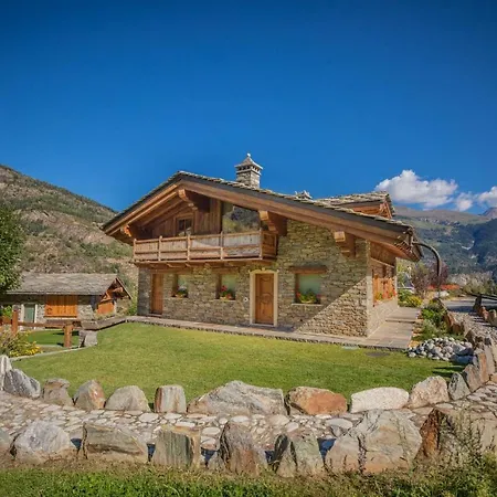 Petit Haury - Alloggi Ad Uso Turistico Vda N 0039 E N 0040 - *