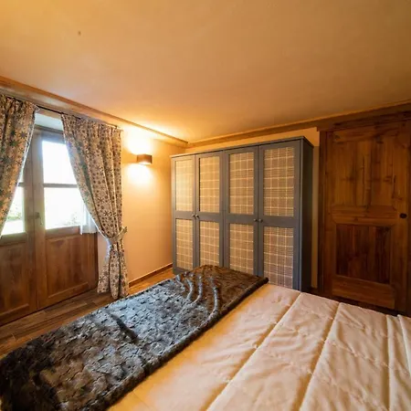 Petit Haury - Alloggi Ad Uso Turistico Vda N 0039 E N 0040 - *