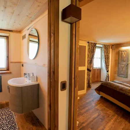 Дом отдыха Petit Haury - Alloggi Ad Uso Turistico Vda N 0039 E N 0040 - Арвье