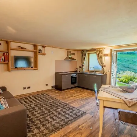 Дом отдыха Petit Haury - Alloggi Ad Uso Turistico Vda N 0039 E N 0040 - *